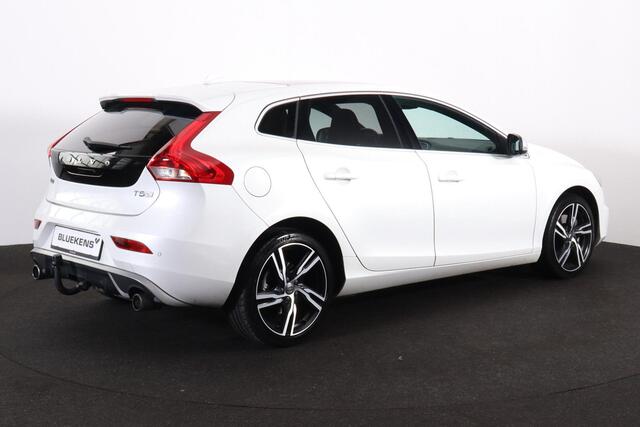 Volvo V40 T5 R-Design - Adaptive Cruise Control - BLIS dodehoekassistentie - Schakelflippers - Panoramadak - Parkeersensoren voor & achter - Parkeercamera achter - Trekhaak - 18' LMV - LED verlichting - Verwarmbare voorstoelen - Geting glas v.a. de B-stijl - City S