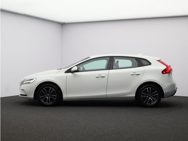 Volvo V40 1.5 T2 Polar+ / Trekhaak / Verwarmde Stoelen / Cruise Control / Parkeersensoren Achter / Navigatie /