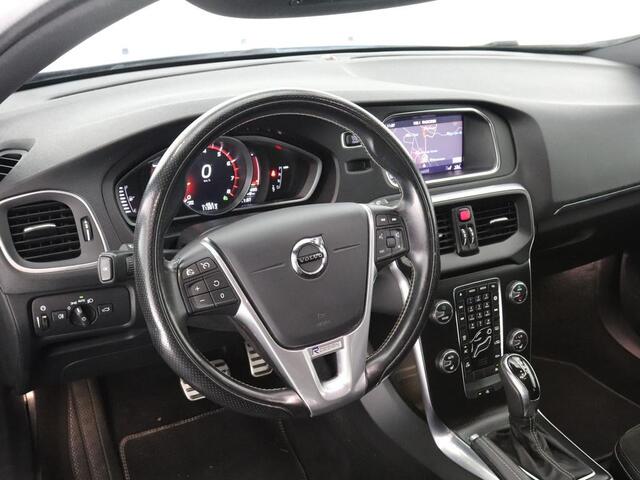 Volvo V40 2.0 T4 R-Design | Navigatie | Stoelverwarming | Sensus Audio | Climate control