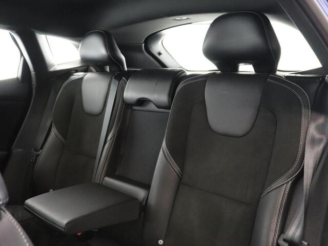 Volvo V40 2.0 T4 R-Design | Navigatie | Stoelverwarming | Sensus Audio | Climate control
