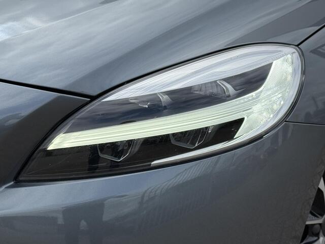 Volvo V40 1.5 T3 Dynamic Edition | Nieuw binnen | Trekhaak | LED koplampen | Parkeersensoren V+A | Stoel verwarming | Camera |