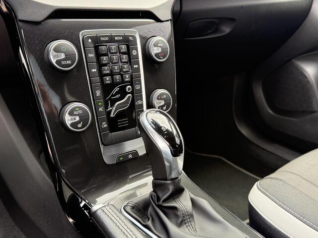 Volvo V40 1.5 T3 Dynamic Edition | Nieuw binnen | Trekhaak | LED koplampen | Parkeersensoren V+A | Stoel verwarming | Camera |