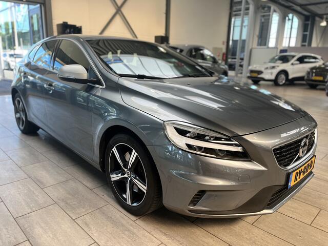 Volvo V40 190PK T4 Business Sport | Trekhaak | Stoelverwarming voor | R-Design | Park. Sens. Achter| Navi | Climate |