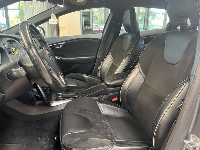 Volvo V40 190PK T4 Business Sport | Trekhaak | Stoelverwarming voor | R-Design | Park. Sens. Achter| Navi | Climate |