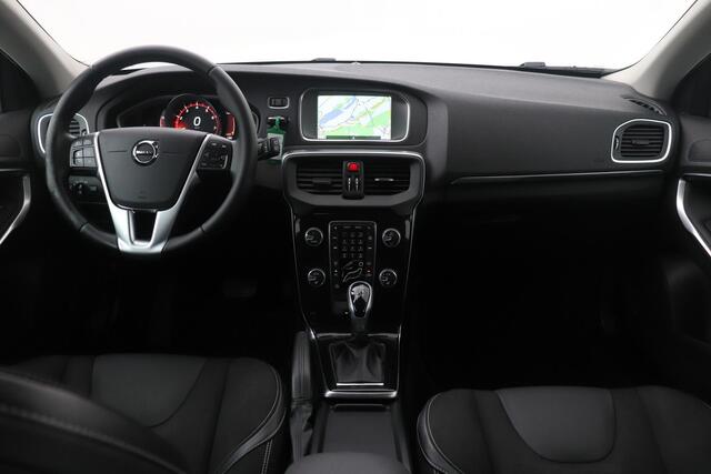 Volvo V40 T3 Momentum | Automaat | Stoelverwarming | Cruise Control | Standkachel | PDC Achter