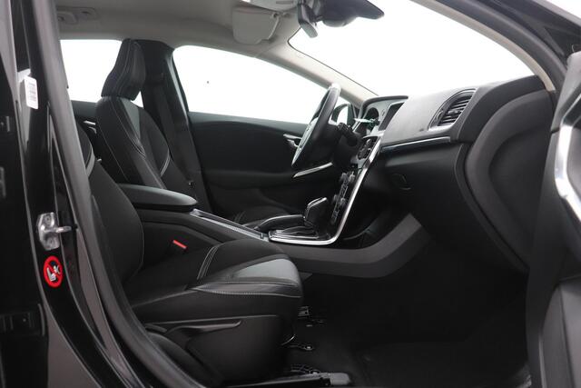 Volvo V40 T3 Momentum | Automaat | Stoelverwarming | Cruise Control | Standkachel | PDC Achter