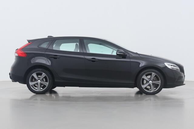 Volvo V40 T3 Momentum | Automaat | Stoelverwarming | Cruise Control | Standkachel | PDC Achter