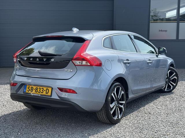 Volvo V40 2.0 T2 Nordic+ Dealer Onderhouden,Pano,Leder,Navi,Camera,Pdc,Stoelverw,123pk,Clima,Cruise,Lm velgen,N.A.P,6 Bak,Apk tot 06-2026