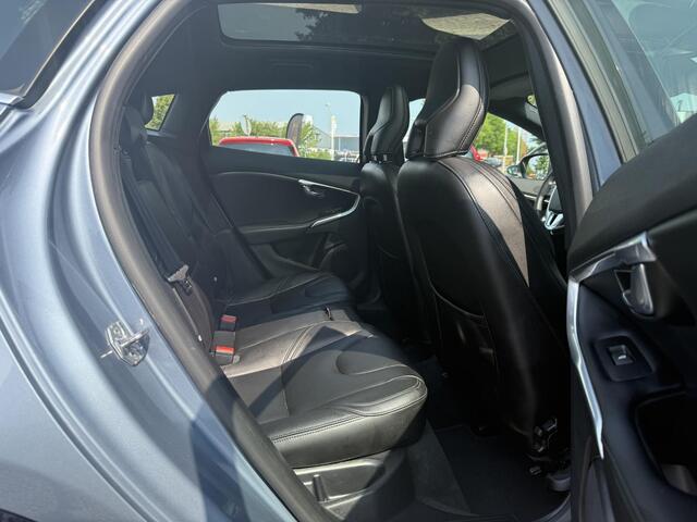Volvo V40 2.0 T2 Nordic+ Dealer Onderhouden,Pano,Leder,Navi,Camera,Pdc,Stoelverw,123pk,Clima,Cruise,Lm velgen,N.A.P,6 Bak,Apk tot 06-2026