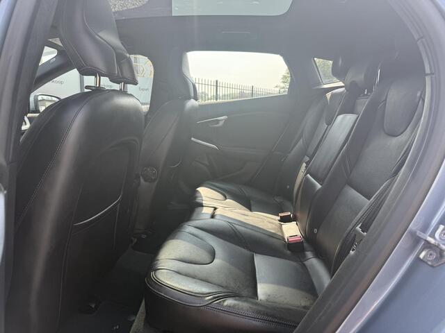 Volvo V40 2.0 T2 Nordic+ Dealer Onderhouden,Pano,Leder,Navi,Camera,Pdc,Stoelverw,123pk,Clima,Cruise,Lm velgen,N.A.P,6 Bak,Apk tot 06-2026