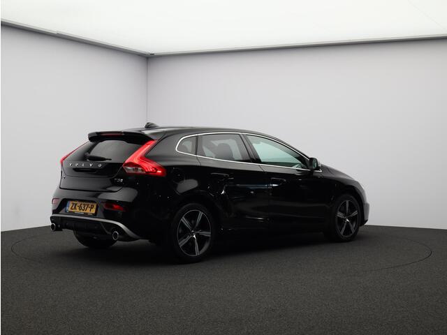 Volvo V40 T3 Polar+ Sport R-Design / Pan. dak / Harman Kardon / Park assist v+a / Stoelverwarming
