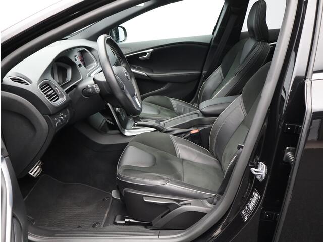 Volvo V40 T3 Polar+ Sport R-Design / Pan. dak / Harman Kardon / Park assist v+a / Stoelverwarming