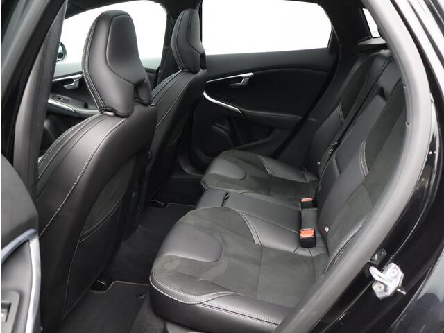 Volvo V40 T3 Polar+ Sport R-Design / Pan. dak / Harman Kardon / Park assist v+a / Stoelverwarming
