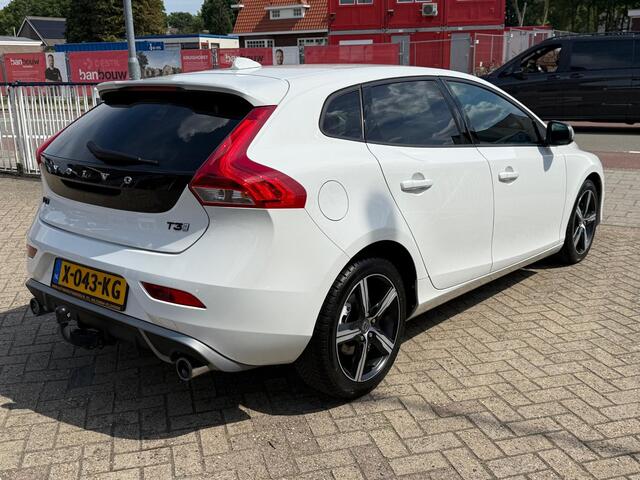 Volvo V40 2.0 T3 152 pk R-Design