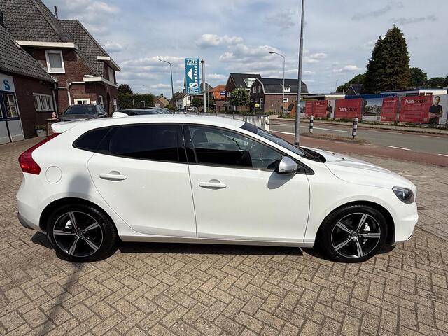 Volvo V40 2.0 T3 152 pk R-Design