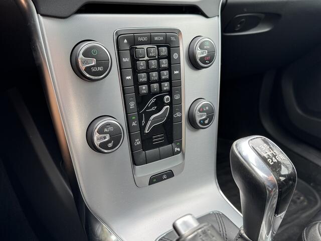 Volvo V40 2.0 D2 Nordic+ Panoramadak/Keyless/Trekhaak/Cruise/Stoelverwarming Inscription