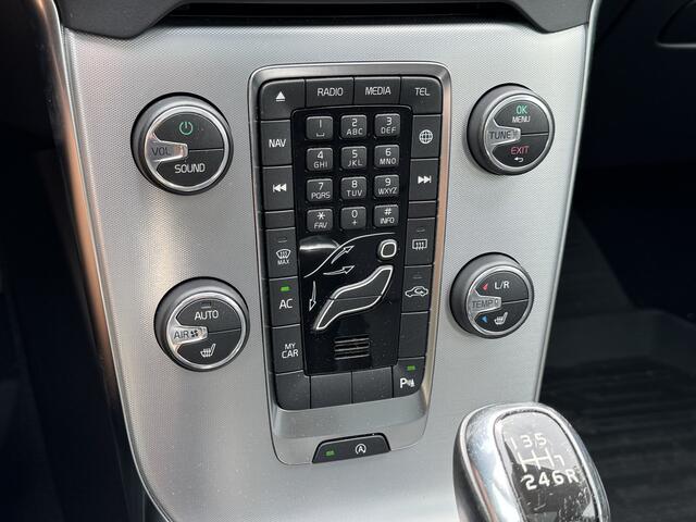 Volvo V40 2.0 D2 Nordic+ Panoramadak/Keyless/Trekhaak/Cruise/Stoelverwarming Inscription