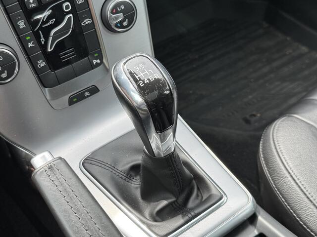 Volvo V40 2.0 D2 Nordic+ Panoramadak/Keyless/Trekhaak/Cruise/Stoelverwarming Inscription