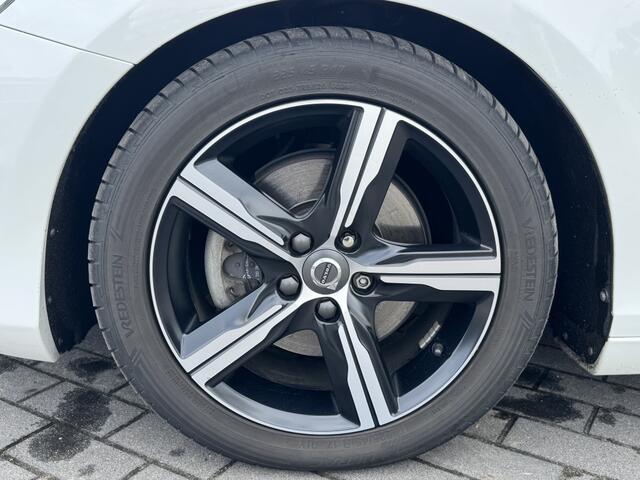 Volvo V40 2.0 T4 Business Sport R-Design 190PK | Navigatie | Trekhaak afnb