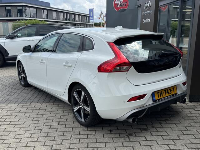Volvo V40 2.0 T4 Business Sport R-Design 190PK | Navigatie | Trekhaak afnb