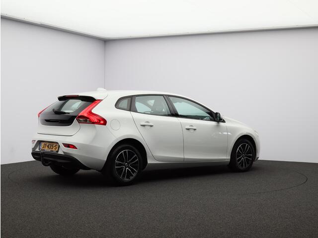 Volvo V40 2.0 T2 Nordic+ / Trekhaak / Standkachel / Verwarmbare Stoelen / Parkeersensoren Achter /