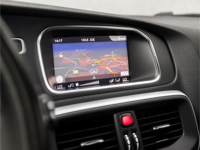Volvo V40 2.0 T4 R-Design Sport 191Pk Automaat (PANORAMADAK, NAVIGATIE, CLIMATE, CAMERA, GETINT GLAS, LEDEREN SPORTSTOELEN, STOELVERWARMING, LED KOPLAMPEN, NIEUWE APK, NIEUWSTAAT)