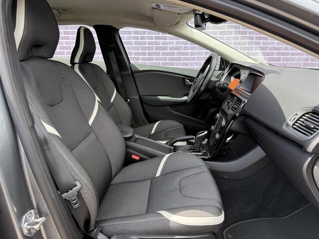 Volvo V40 1.5 T3 Dynamic Edition | Trekhaak | LED koplampen | Parkeersensoren V+A | Stoel verwarming | Camera |