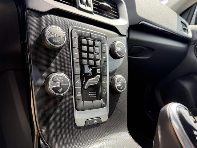 Volvo V40 1.5 T3 Dynamic Edition | Trekhaak | LED koplampen | Parkeersensoren V+A | Stoel verwarming | Camera |