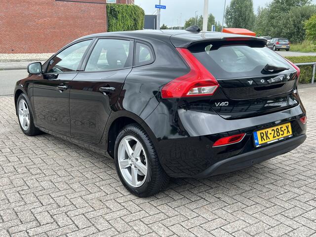 Volvo V40 2.0 D2 Kinetic Navigatie Stoel + Voorruit verwarming Lichtmetalen Velgen Parkeersensoren V+A Cruise Control