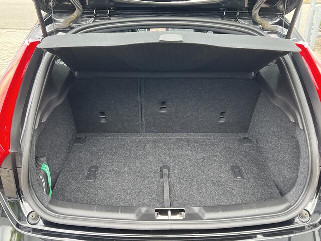 Volvo V40 2.0 D2 Kinetic Navigatie Stoel + Voorruit verwarming Lichtmetalen Velgen Parkeersensoren V+A Cruise Control