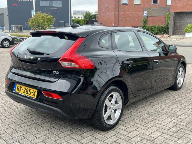 Volvo V40 2.0 D2 Kinetic Navigatie Stoel + Voorruit verwarming Lichtmetalen Velgen Parkeersensoren V+A Cruise Control