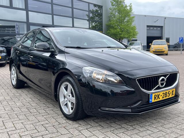 Volvo V40 2.0 D2 Kinetic Navigatie Stoel + Voorruit verwarming Lichtmetalen Velgen Parkeersensoren V+A Cruise Control