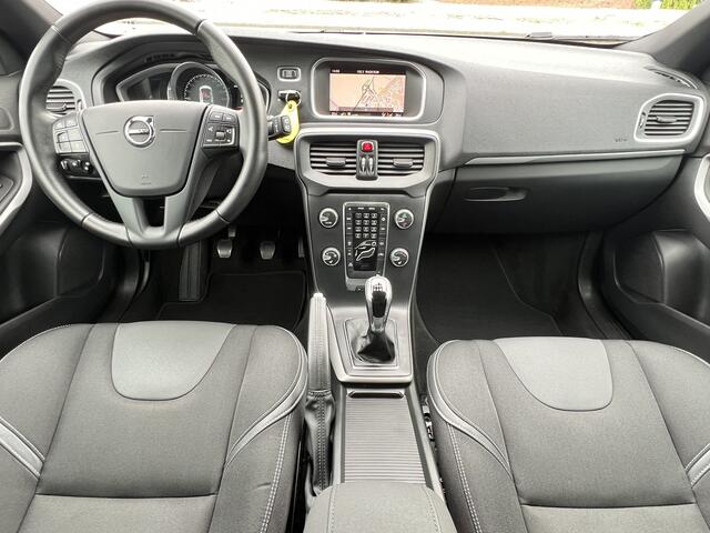 Volvo V40 2.0 D2 Kinetic Navigatie Stoel + Voorruit verwarming Lichtmetalen Velgen Parkeersensoren V+A Cruise Control