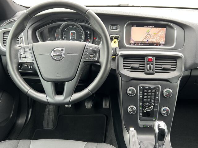 Volvo V40 2.0 D2 Kinetic Navigatie Stoel + Voorruit verwarming Lichtmetalen Velgen Parkeersensoren V+A Cruise Control