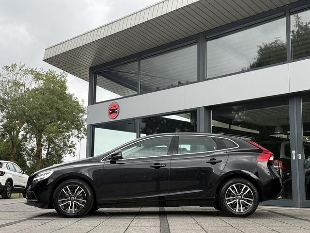 Volvo V40 2.0 D3 Nordic+ 150pk | Panorama | Memory | Camera | Trekhaak |