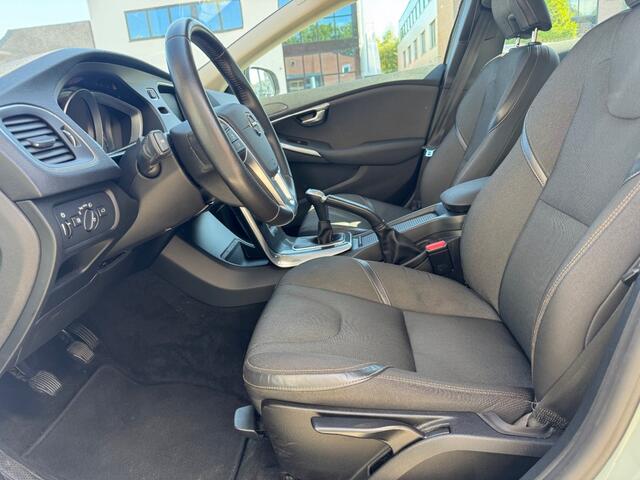 Volvo V40 2.0 T3 Cross Country 112kW