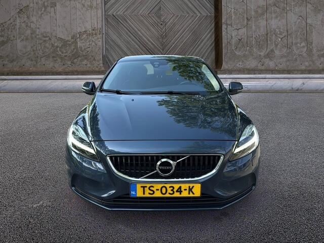 Volvo V40 2.0 D3 Momentum led, navi 150pk