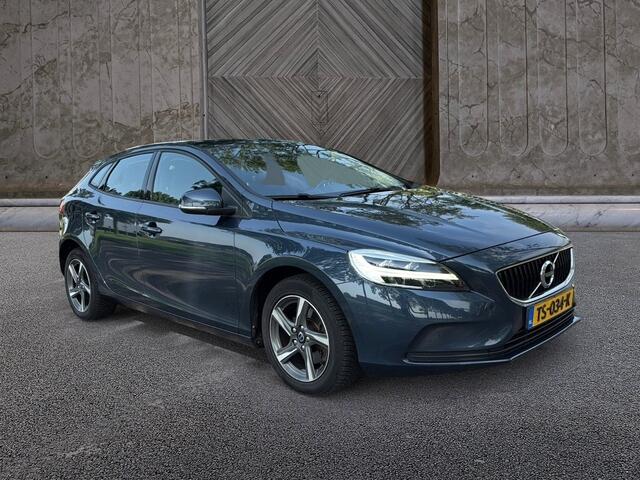 Volvo V40 2.0 D3 Momentum led, navi 150pk