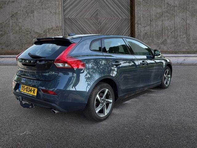 Volvo V40 2.0 D3 Momentum led, navi 150pk