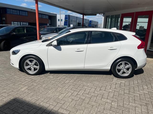 Volvo V40 2.0 T2 122PK PDC voor+achter/Winterpakket/Trekhaak