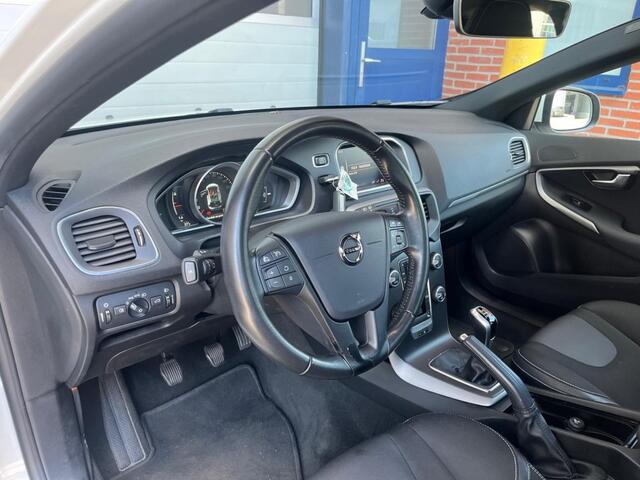 Volvo V40 2.0 T2 122PK PDC voor+achter/Winterpakket/Trekhaak