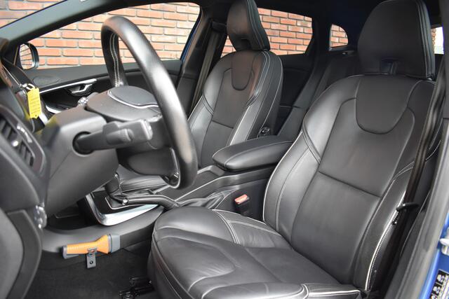 Volvo V40 T3 153PK Polar+ Sport | Keyless entry | H&K Audio | Afneembare trekhaak |