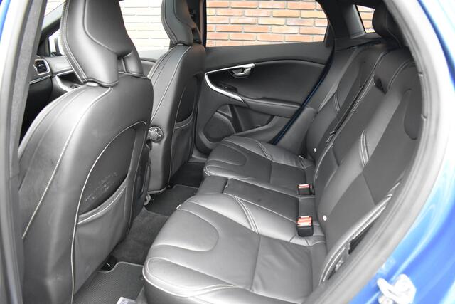 Volvo V40 T3 153PK Polar+ Sport | Keyless entry | H&K Audio | Afneembare trekhaak |