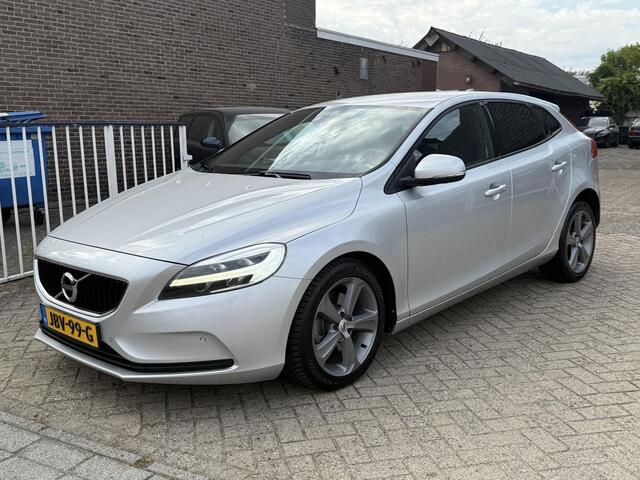 Volvo V40 2.0 T2 Momentum