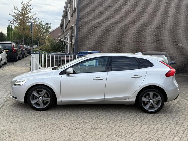 Volvo V40 2.0 T2 Momentum