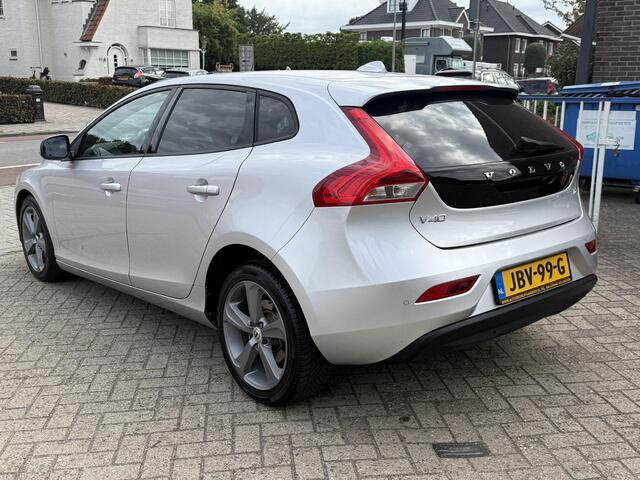 Volvo V40 2.0 T2 Momentum