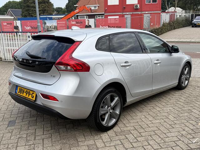 Volvo V40 2.0 T2 Momentum