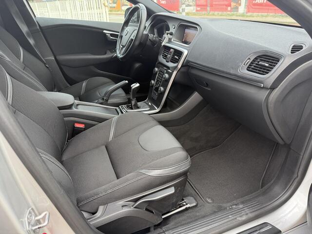 Volvo V40 2.0 T2 Momentum