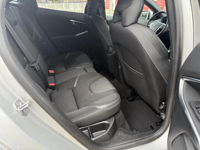 Volvo V40 2.0 T2 Momentum