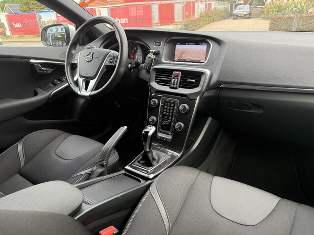 Volvo V40 2.0 T2 Momentum